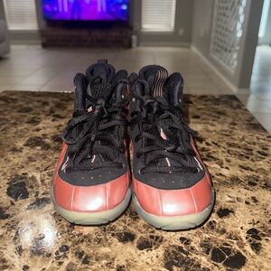 Nike little posite